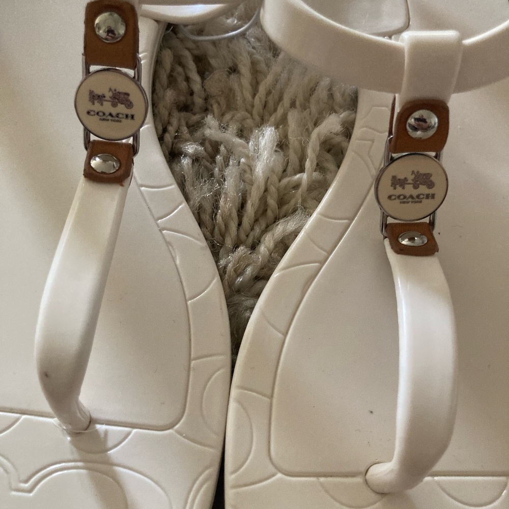 New Coach White T-Strap Womens Sandals - Picture 2 of 8